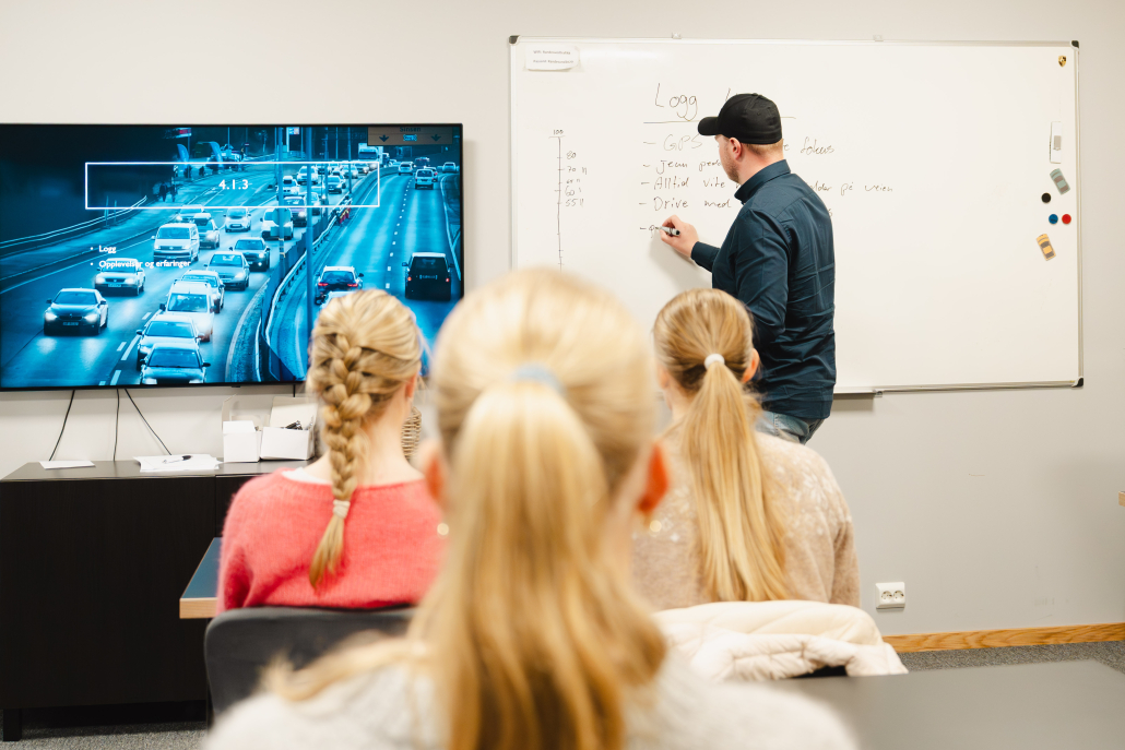 Undervisning i trafikalt grunnkurs pakke ved Randesund trafikkskole